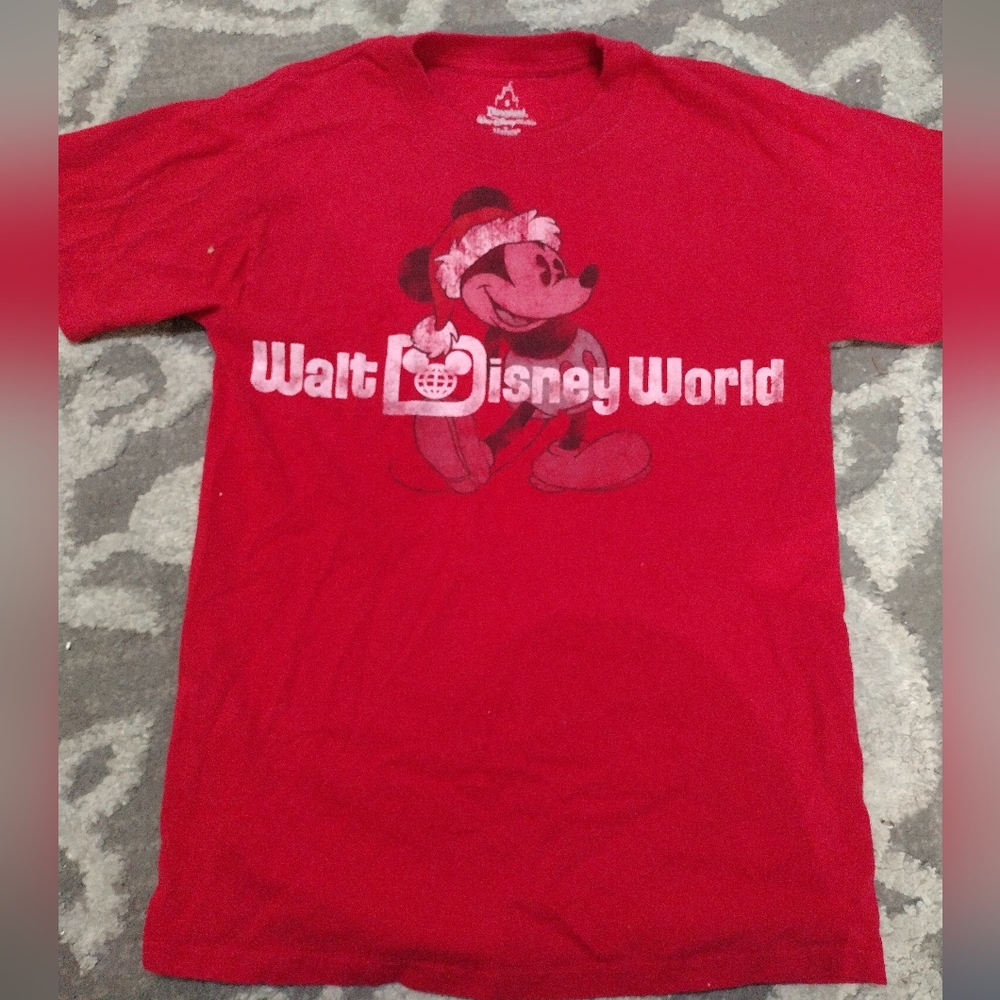 Disneyland And Disney World Red Santa Mickey Mouse T-Shirt